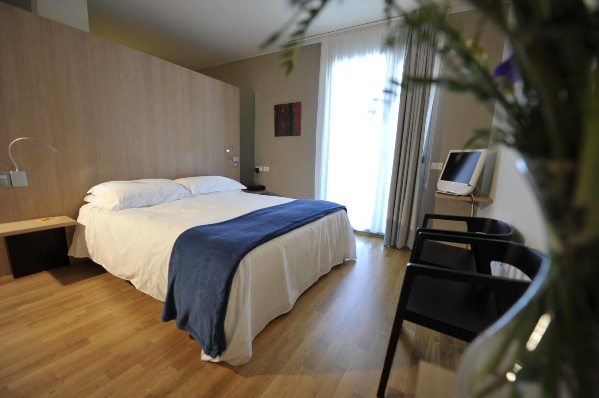 Hotel Ca' Del Lupo Montelupo Albese Zewnętrze zdjęcie
