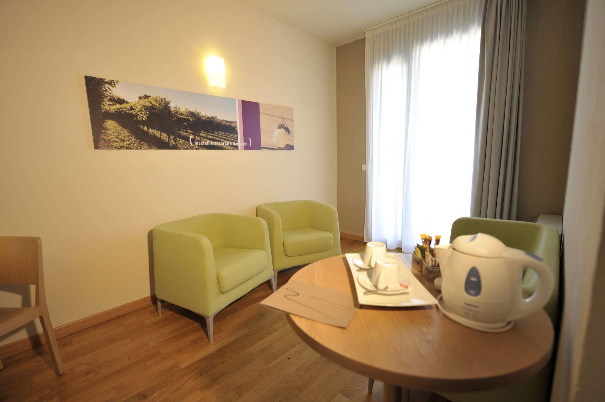Hotel Ca' Del Lupo Montelupo Albese Zewnętrze zdjęcie