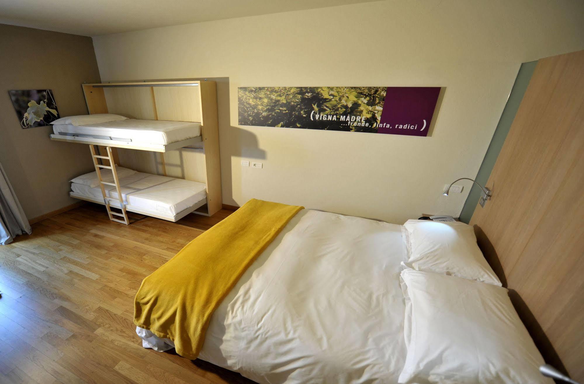 Hotel Ca' Del Lupo Montelupo Albese Zewnętrze zdjęcie