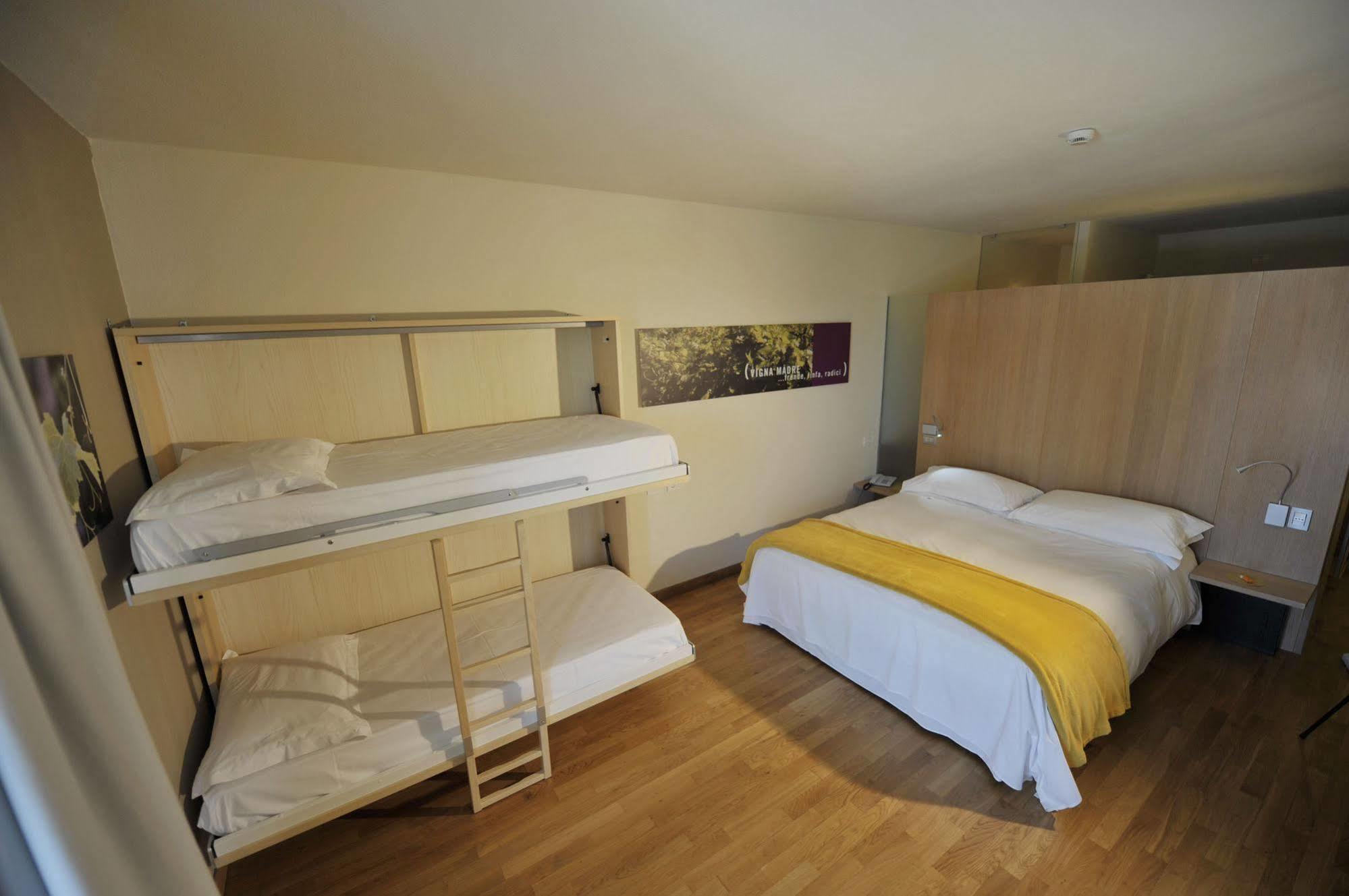 Hotel Ca' Del Lupo Montelupo Albese Zewnętrze zdjęcie